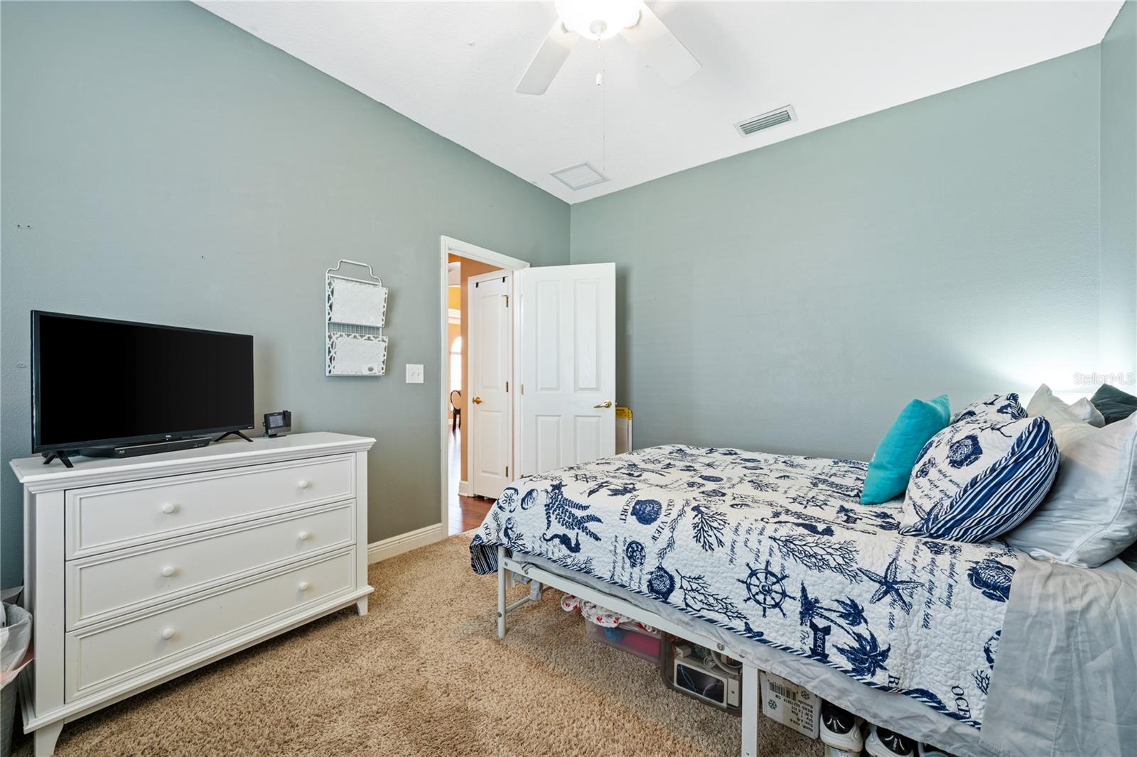 1615 BEACONSFIELD DR