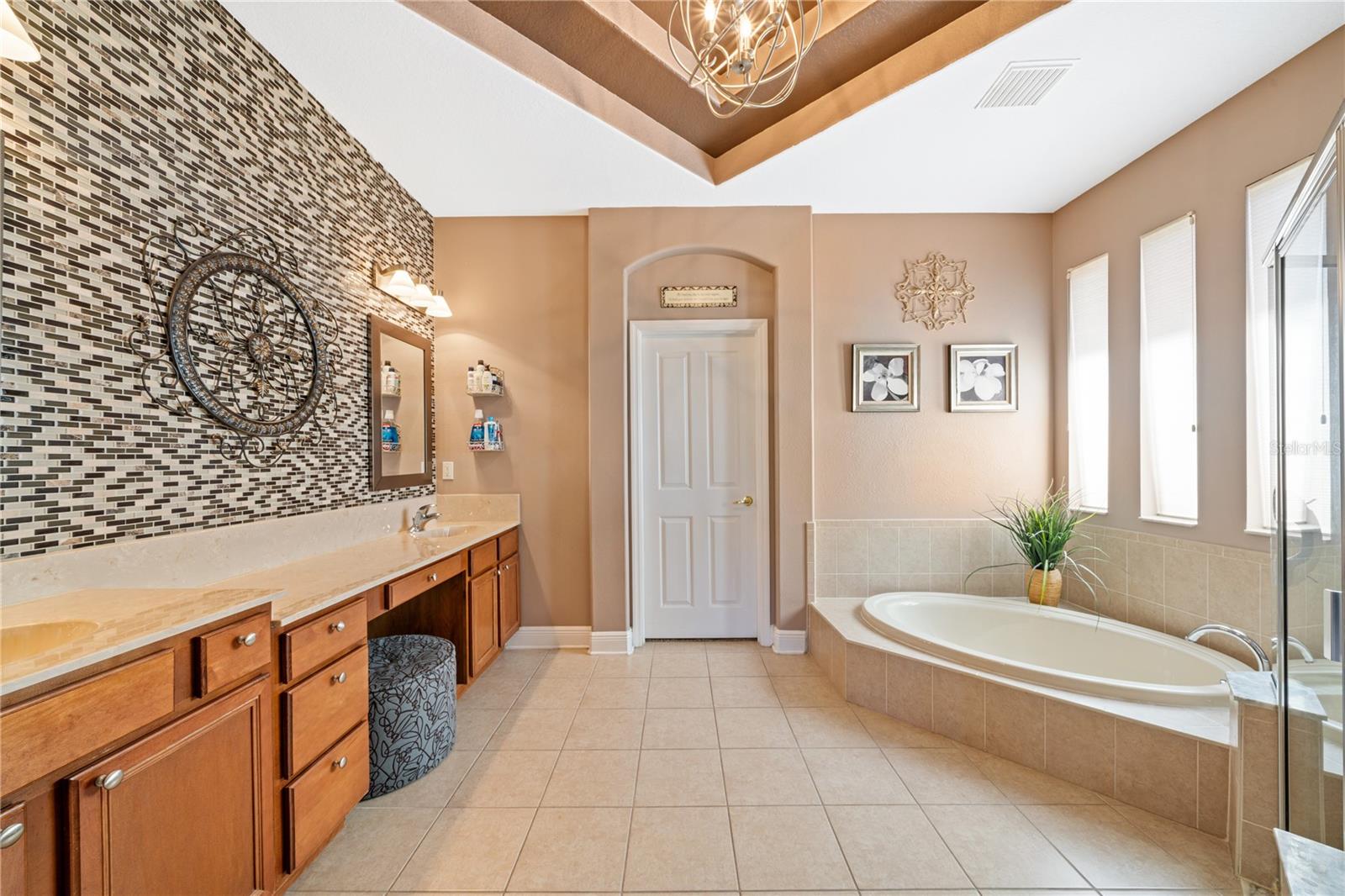 1615 BEACONSFIELD DR