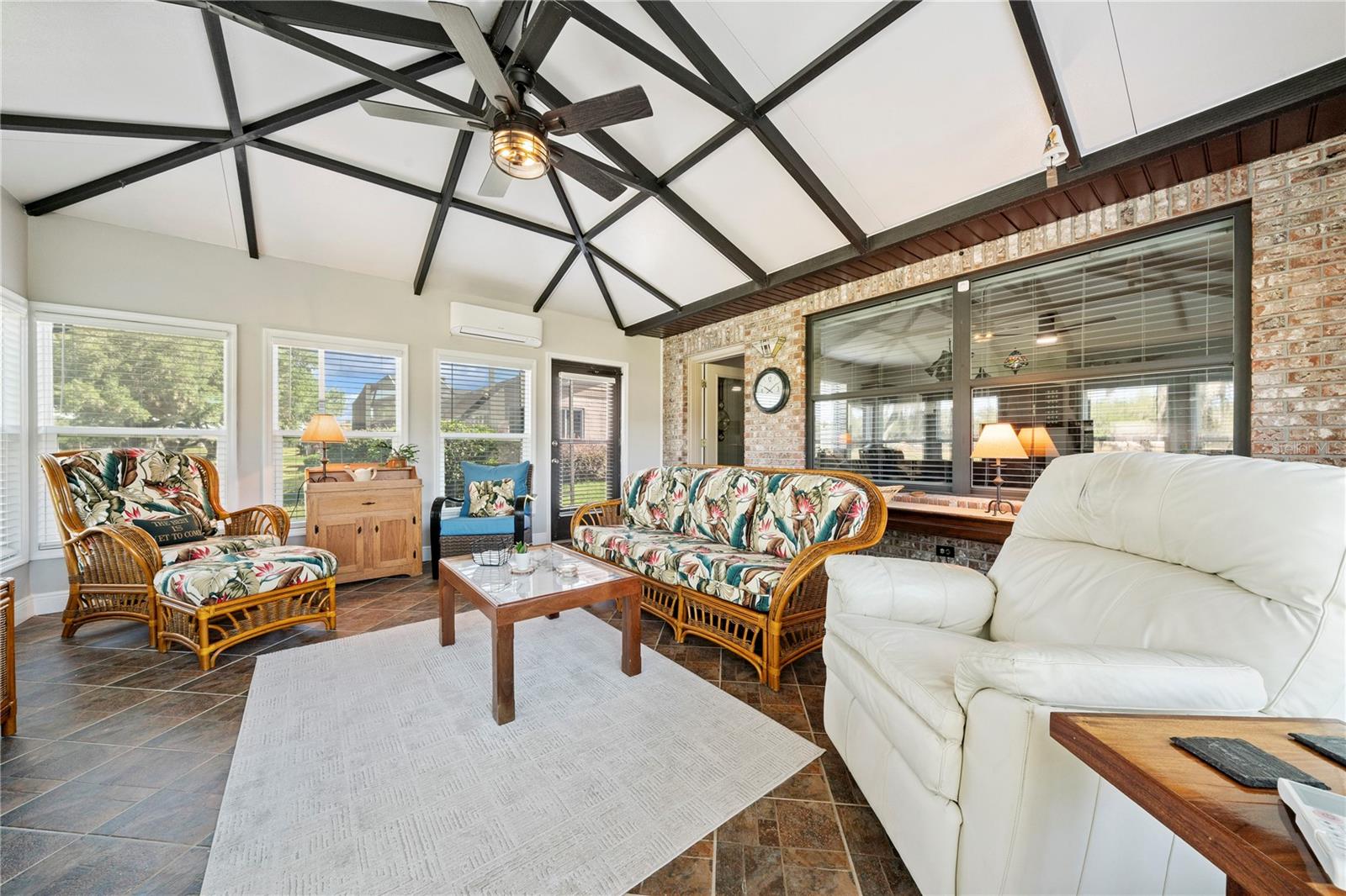 6219 HUNTINGTON DR