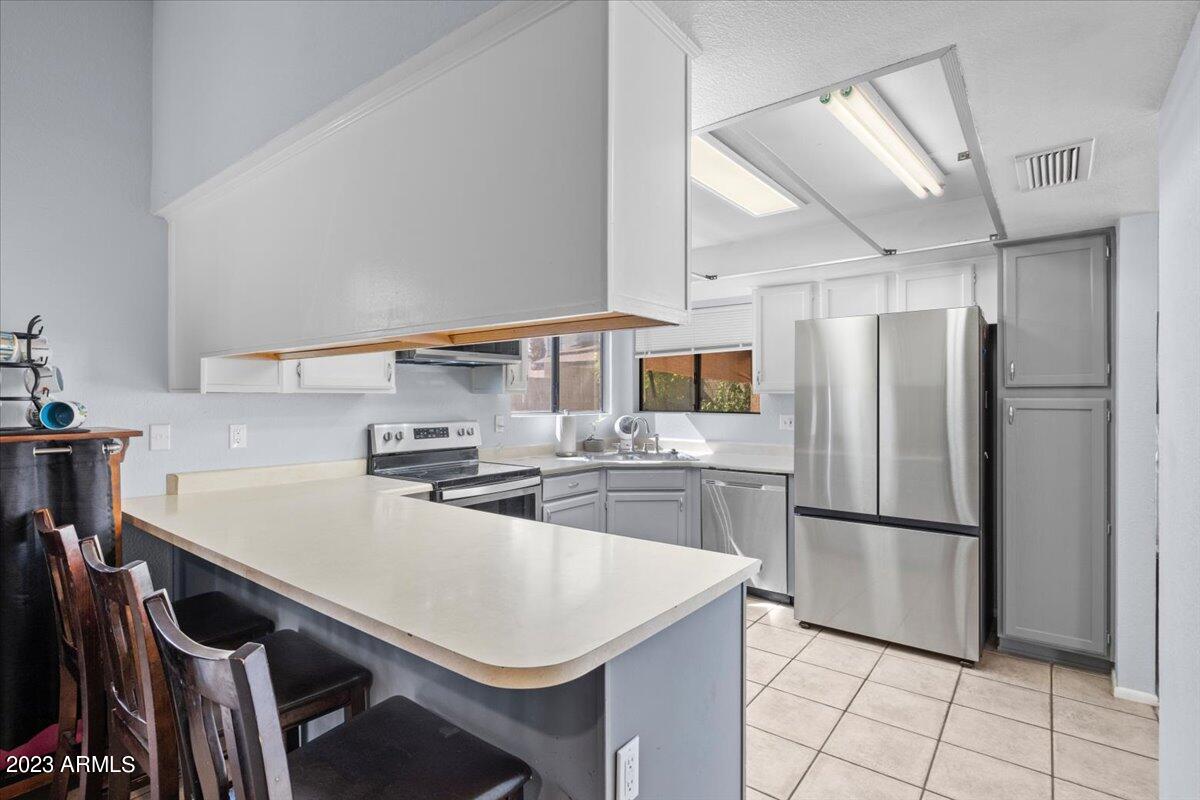 6334 W MOUNTAIN VIEW Road, Glendale