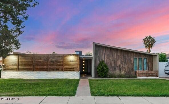 1852 E GENEVA Drive, Tempe