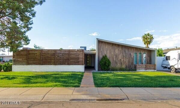 1852 E GENEVA Drive, Tempe