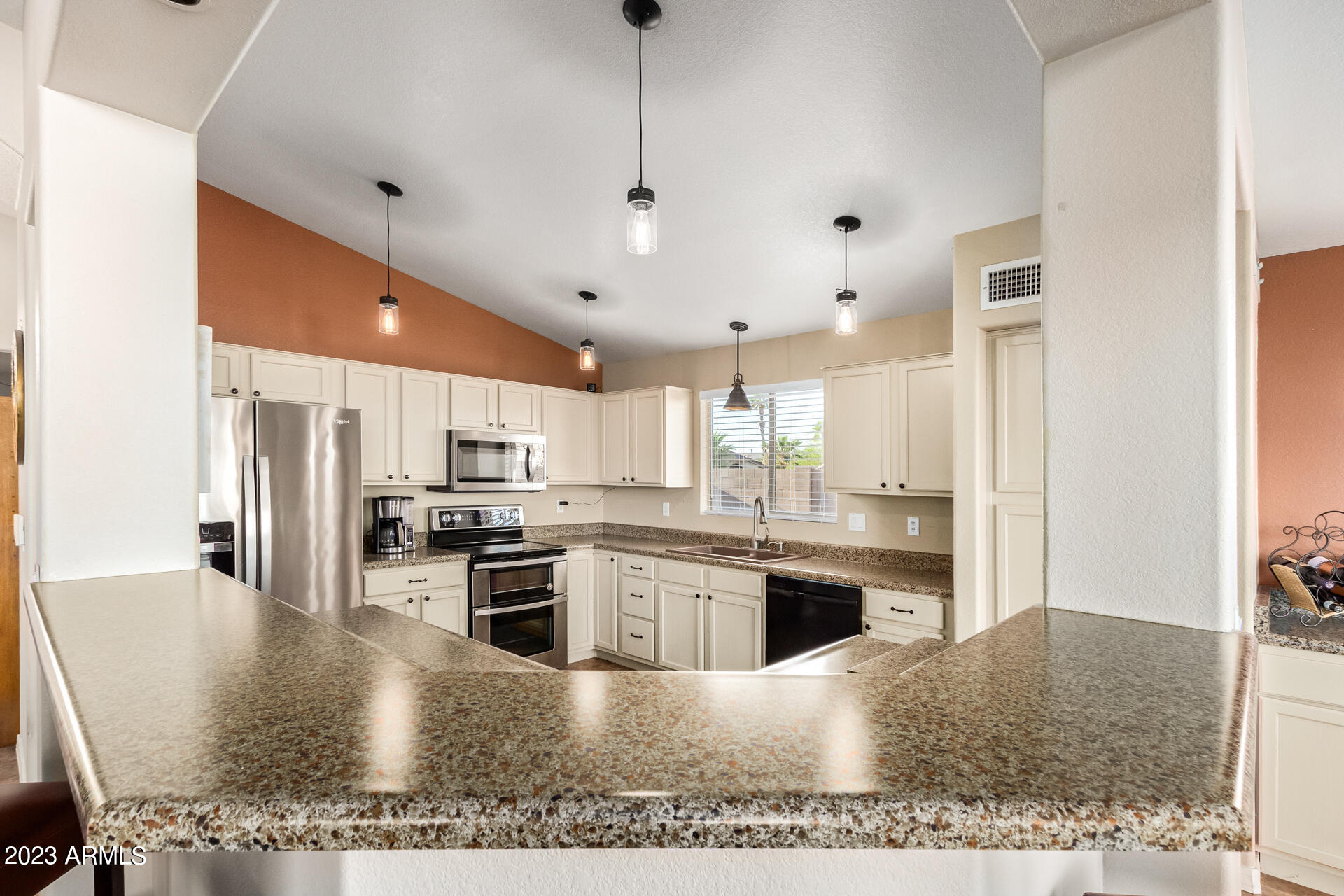 11235 S PALOMINO Lane, Goodyear