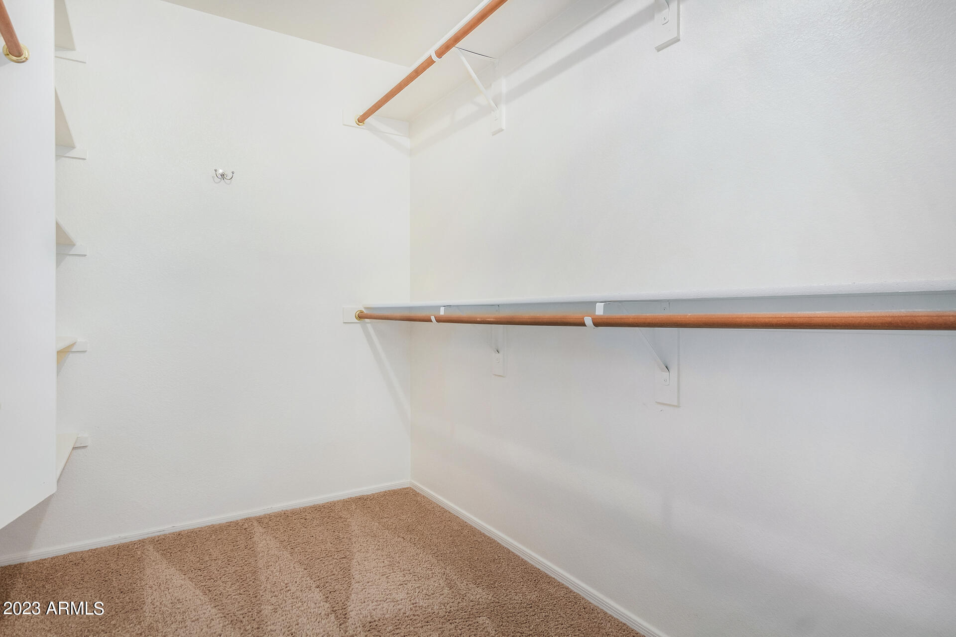 860 S PINEVIEW Drive, Chandler