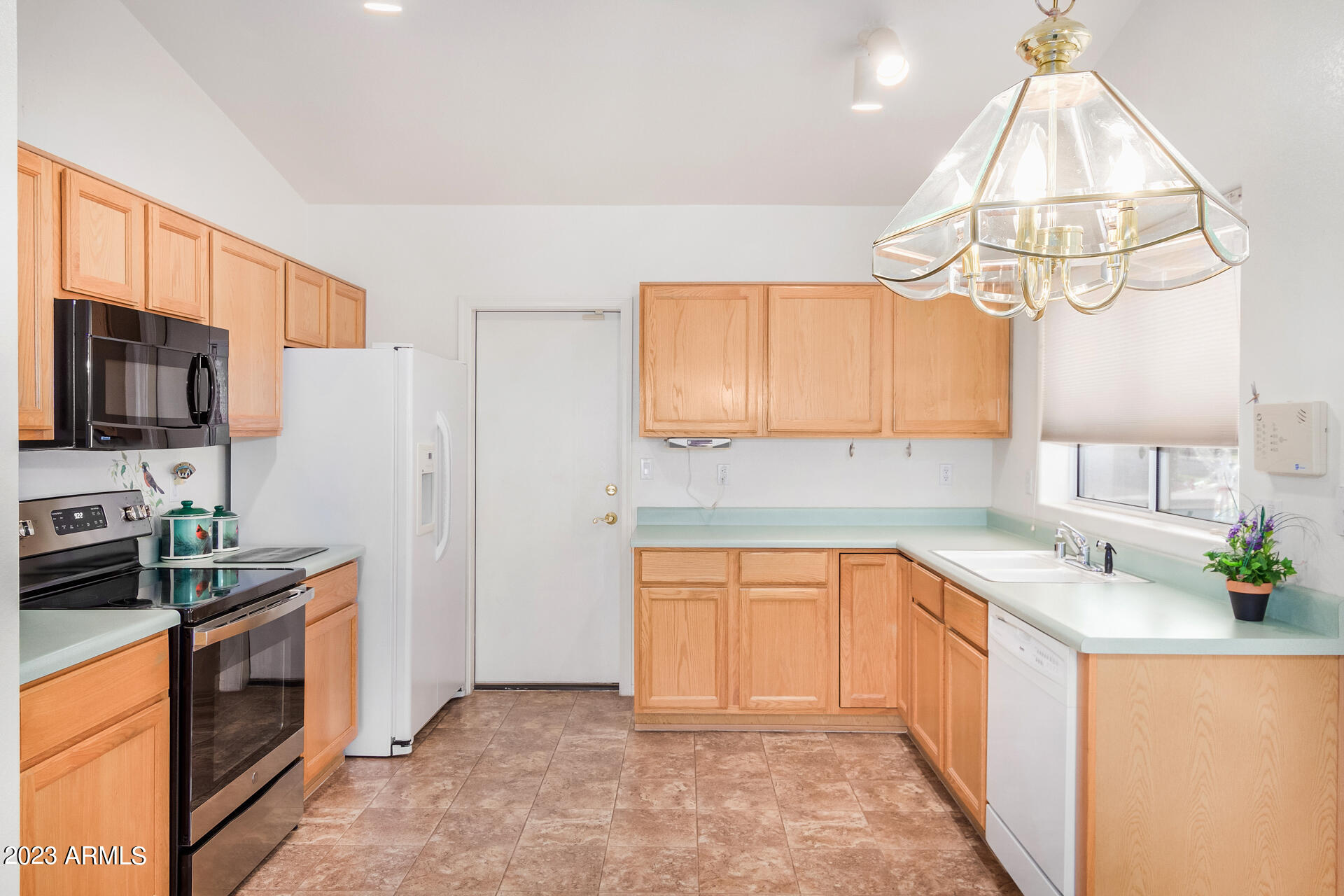 860 S PINEVIEW Drive, Chandler