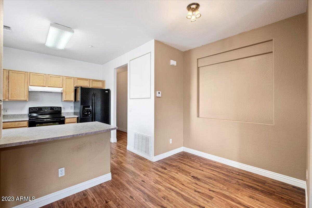 805 S SYCAMORE Street, 121, Mesa Unit: 121