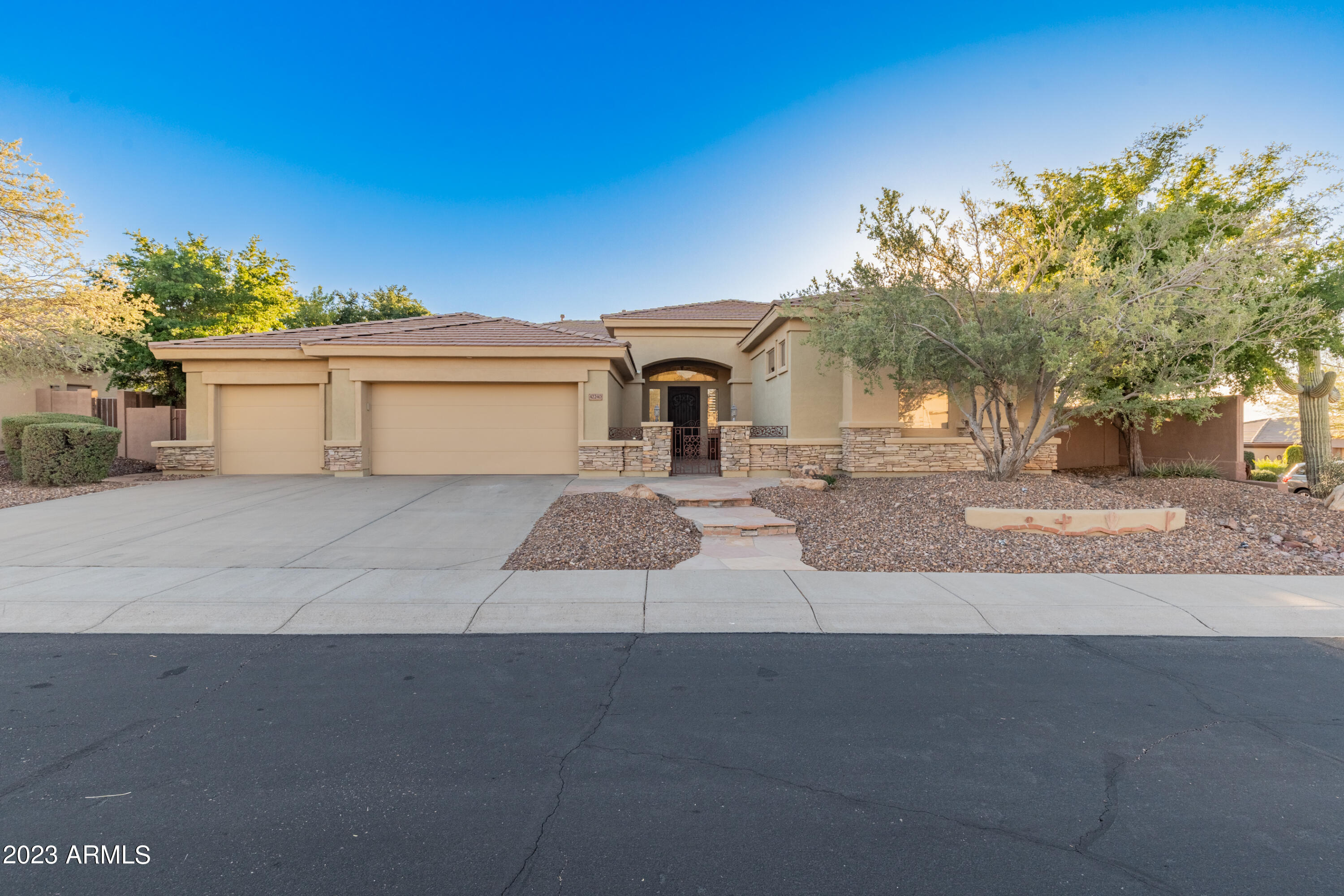 42240 N STONEMARK Drive, Anthem