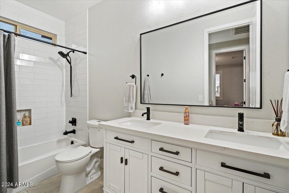 2852 E REDWOOD Place, Chandler