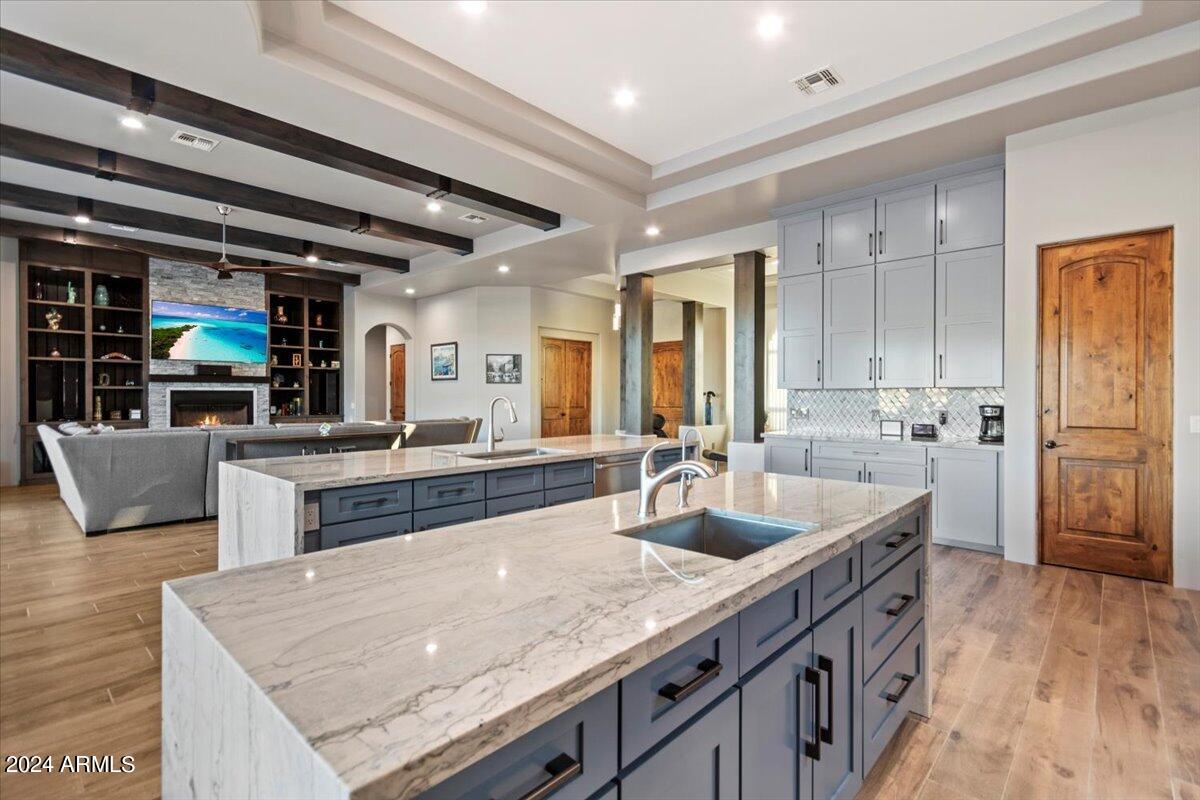 40403 N 6TH Avenue, Phoenix