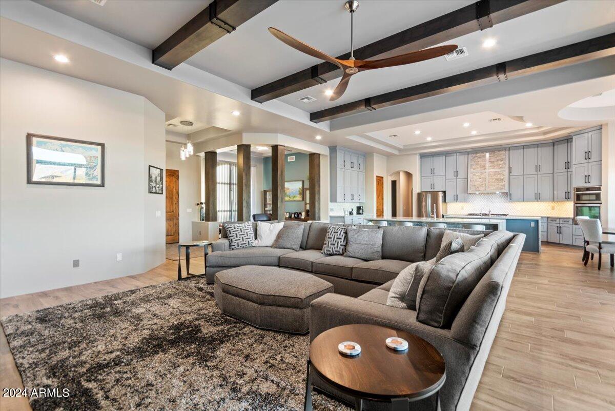 40403 N 6TH Avenue, Phoenix