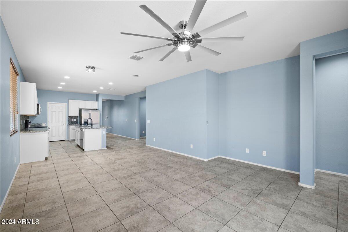 16810 W BELLEVIEW Street, Goodyear