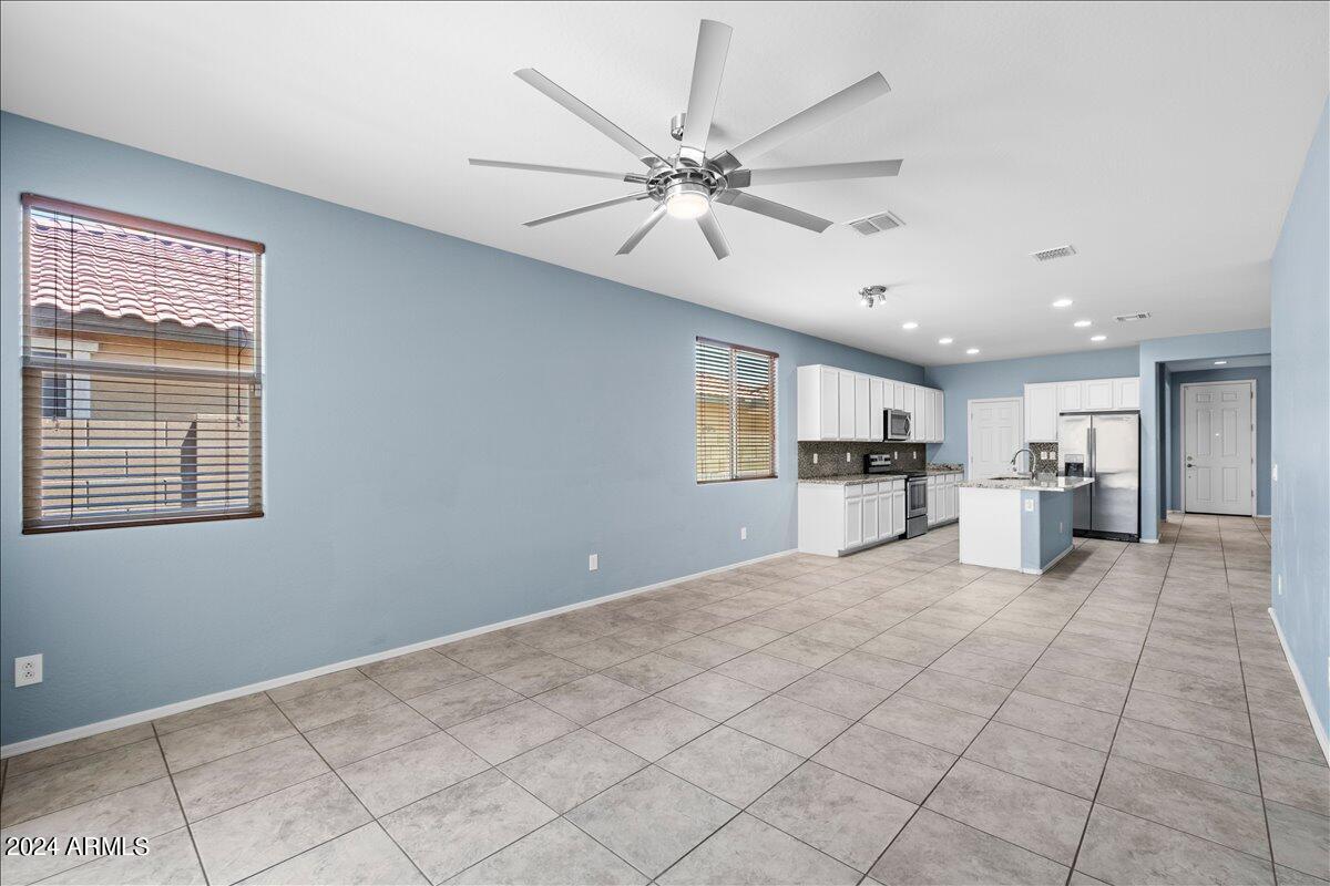 16810 W BELLEVIEW Street, Goodyear