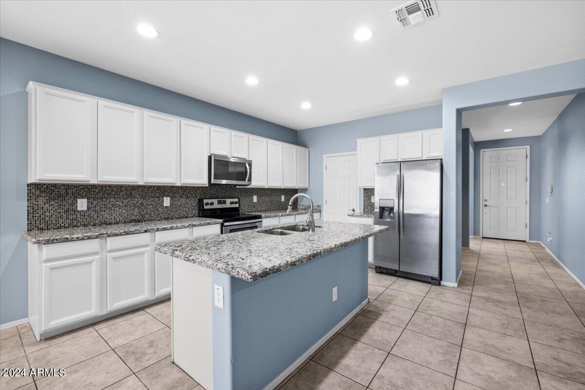 16810 W BELLEVIEW Street, Goodyear