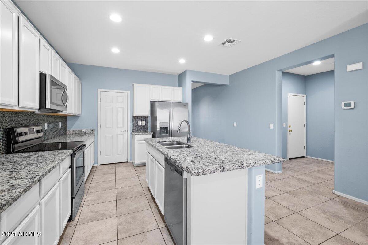 16810 W BELLEVIEW Street, Goodyear