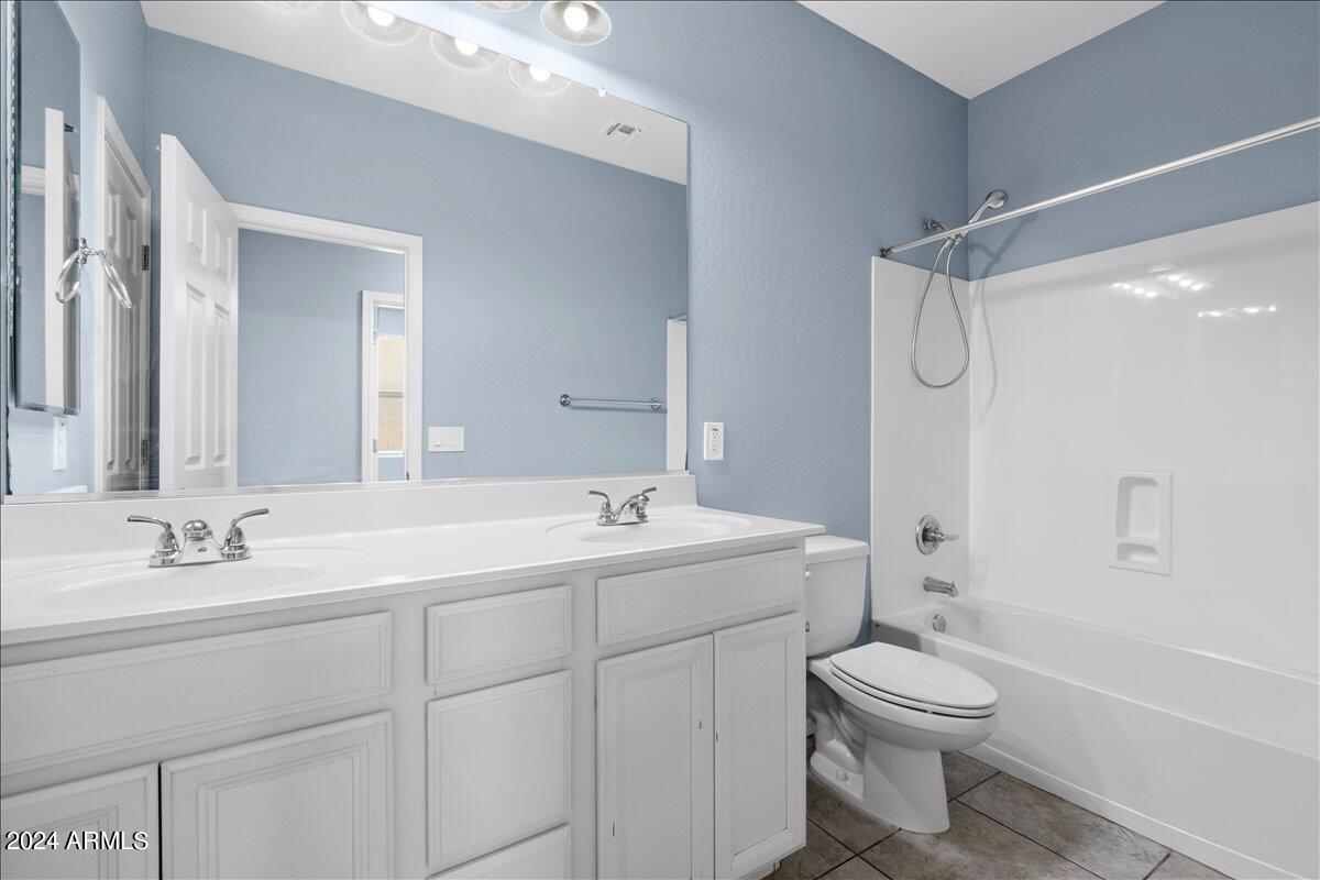 16810 W BELLEVIEW Street, Goodyear