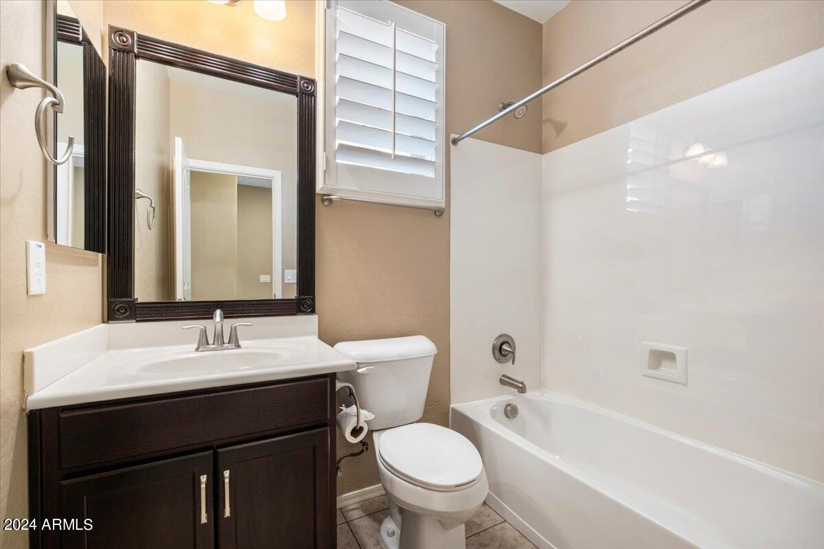 2526 W PEROLA Drive, Phoenix