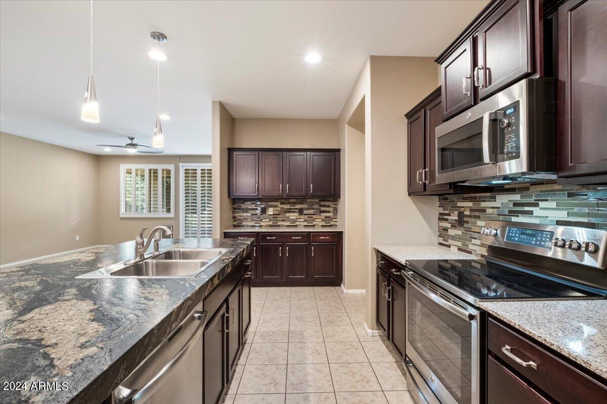 2526 W PEROLA Drive, Phoenix