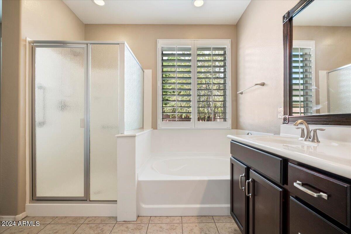 2526 W PEROLA Drive, Phoenix