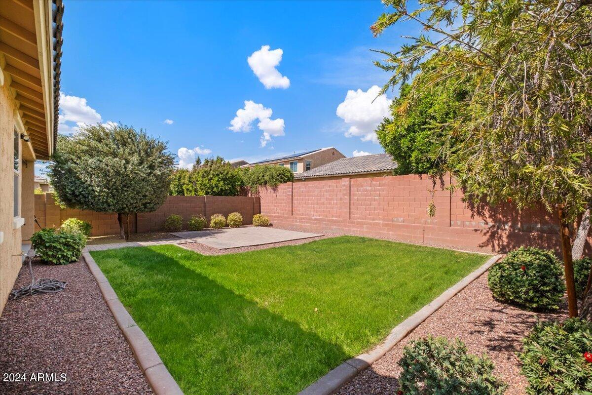 2526 W PEROLA Drive, Phoenix