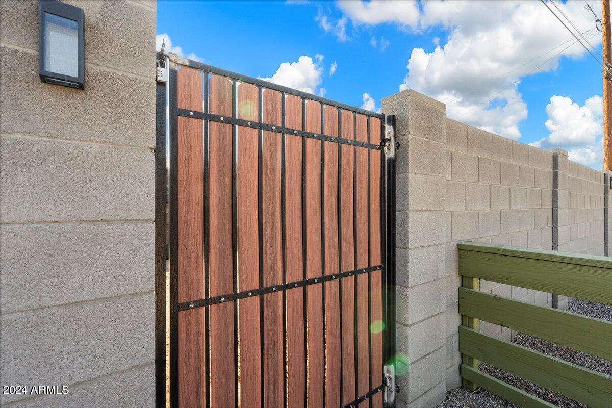 1845 E CYPRESS Street, Phoenix