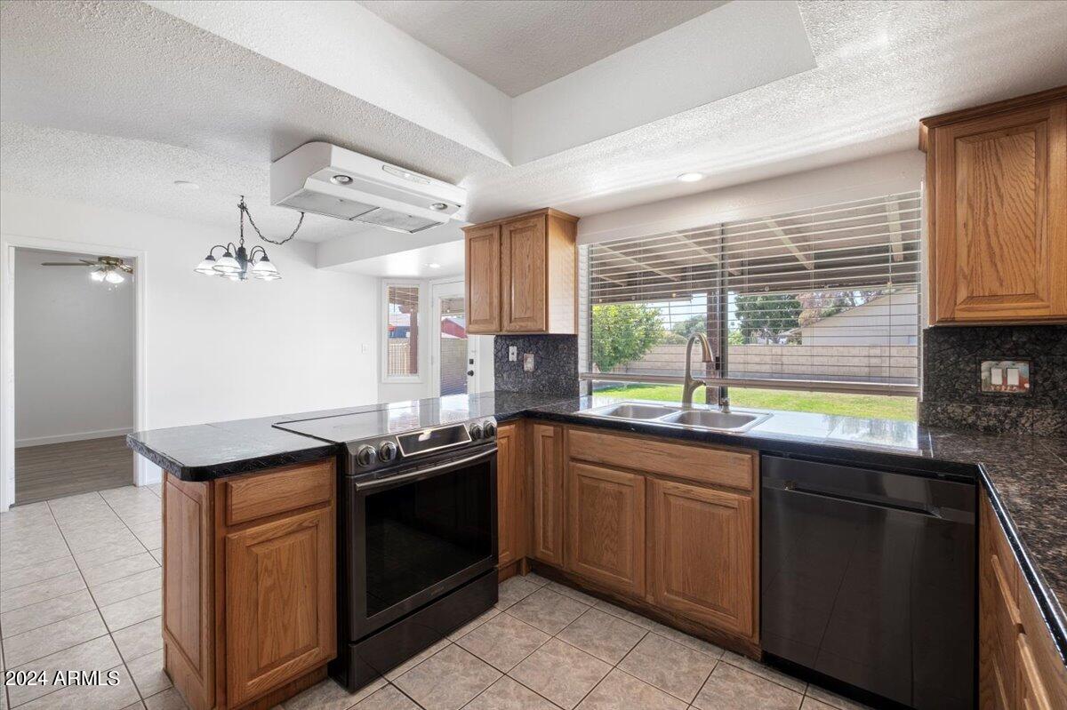 12014 N 60th Avenue, Glendale