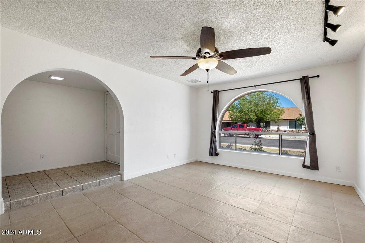 12014 N 60th Avenue, Glendale