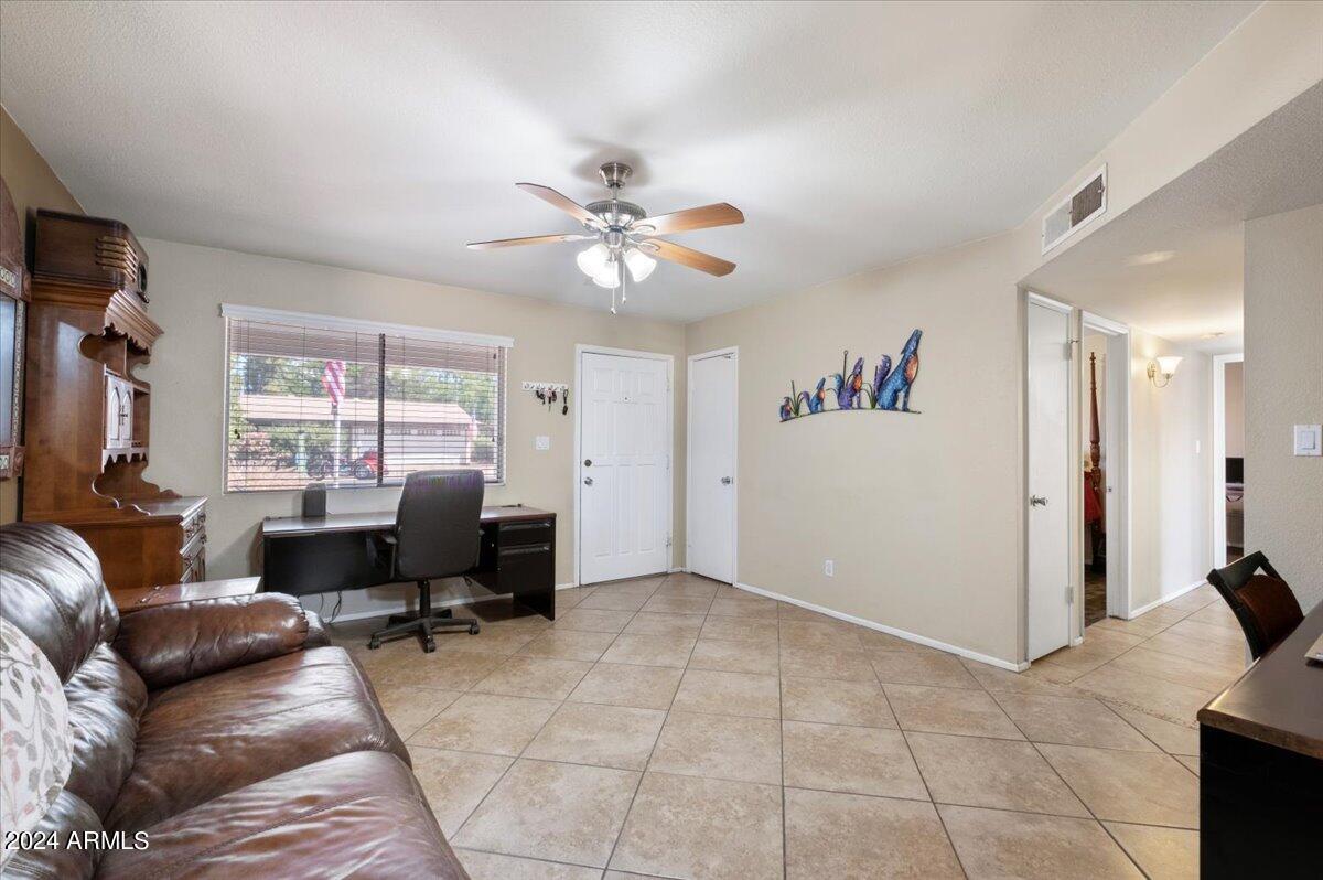 1289 W LINDA Lane, Chandler