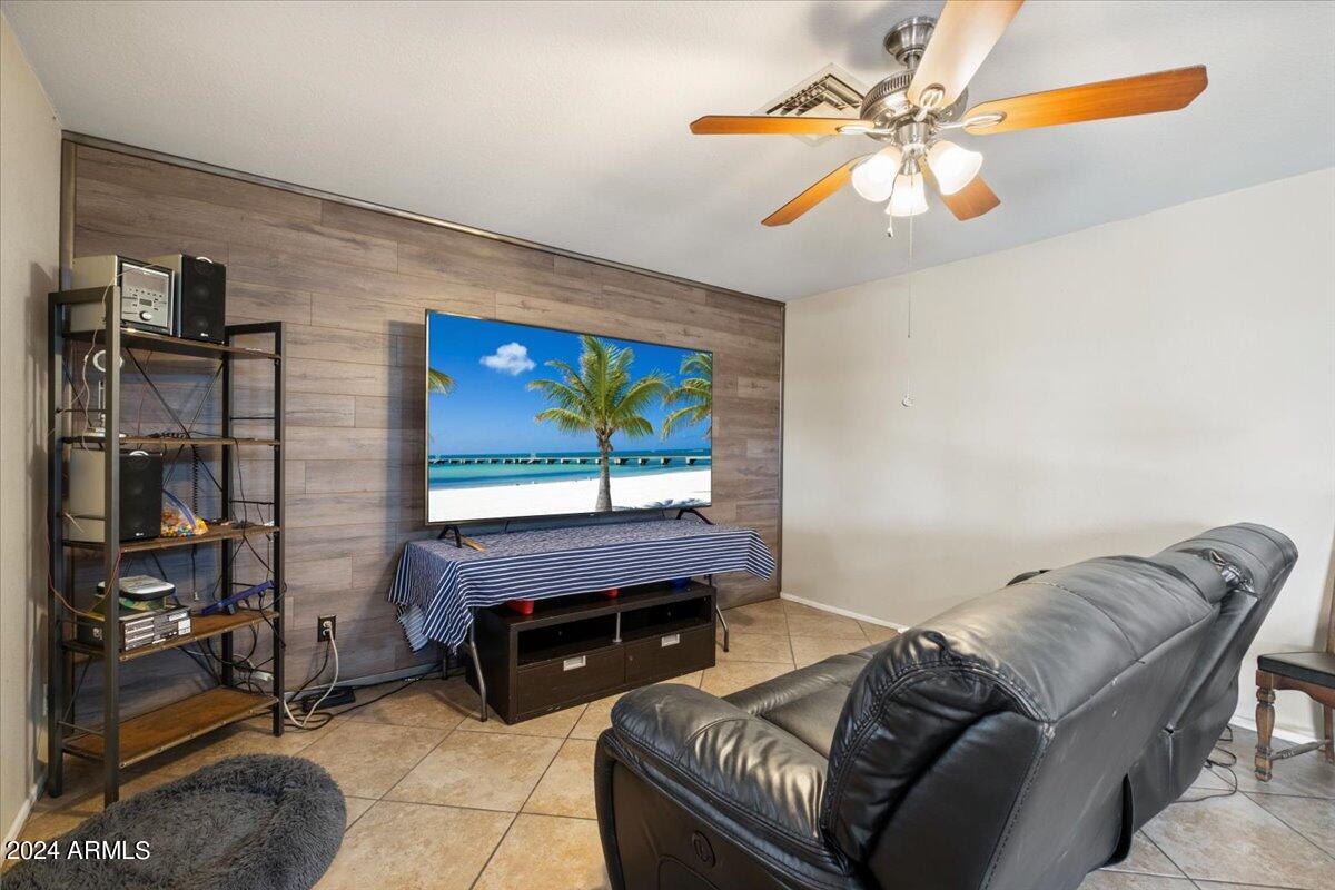 1289 W LINDA Lane, Chandler