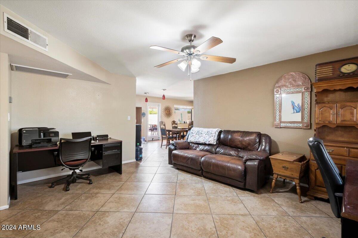 1289 W LINDA Lane, Chandler