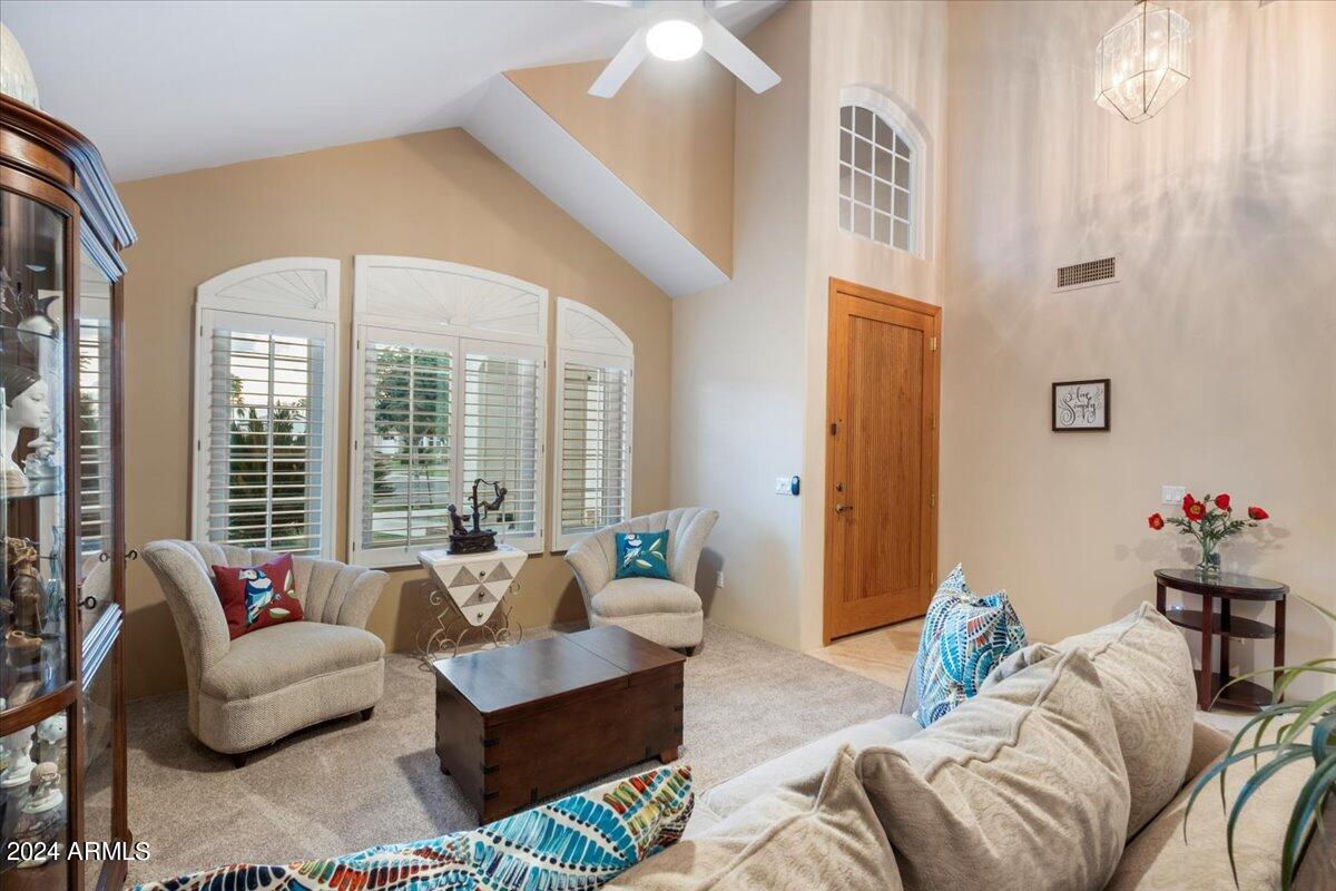 1227 N REGATTA Drive, Gilbert