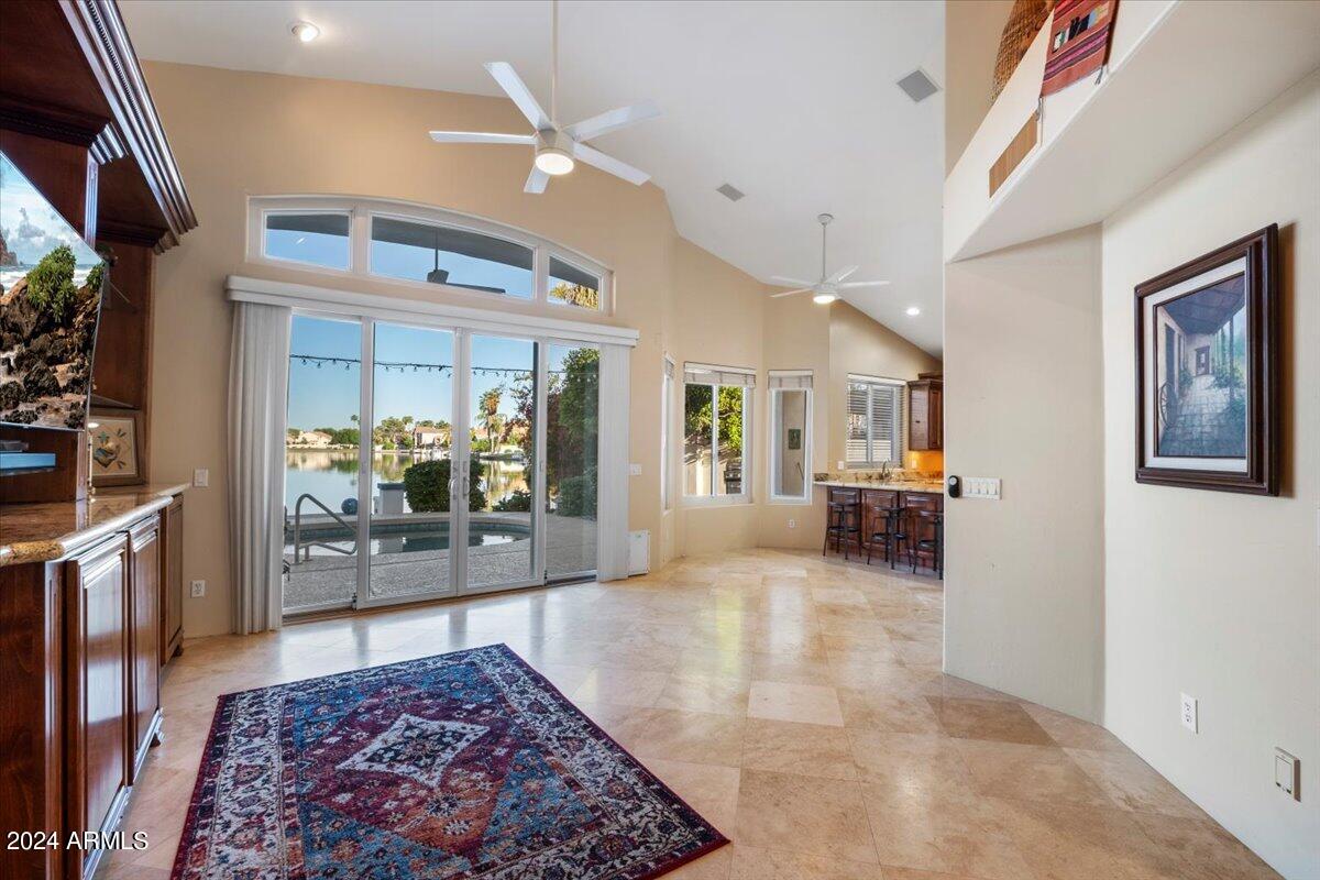 1227 N REGATTA Drive, Gilbert