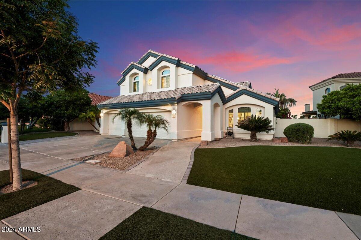 1227 N REGATTA Drive, Gilbert