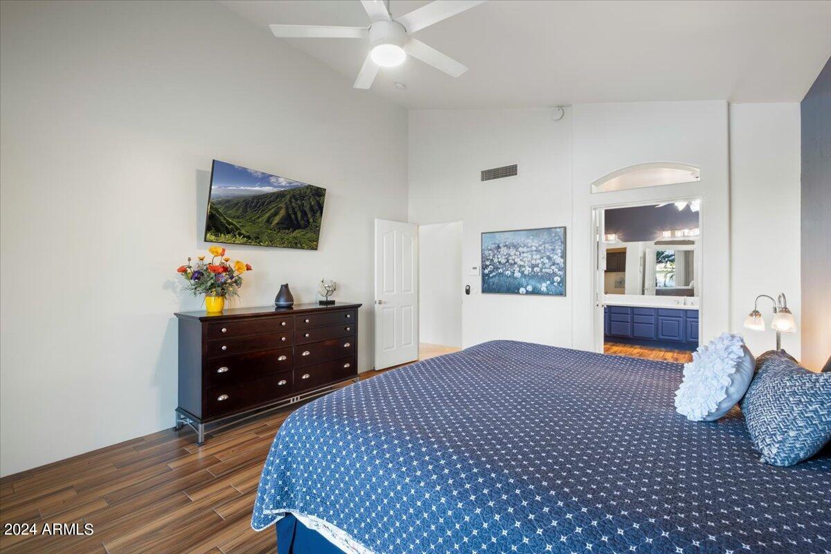 1227 N REGATTA Drive, Gilbert