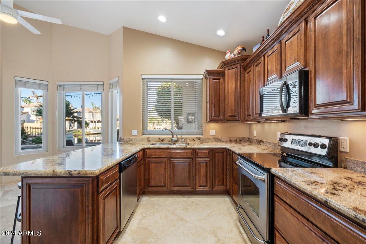 1227 N REGATTA Drive, Gilbert