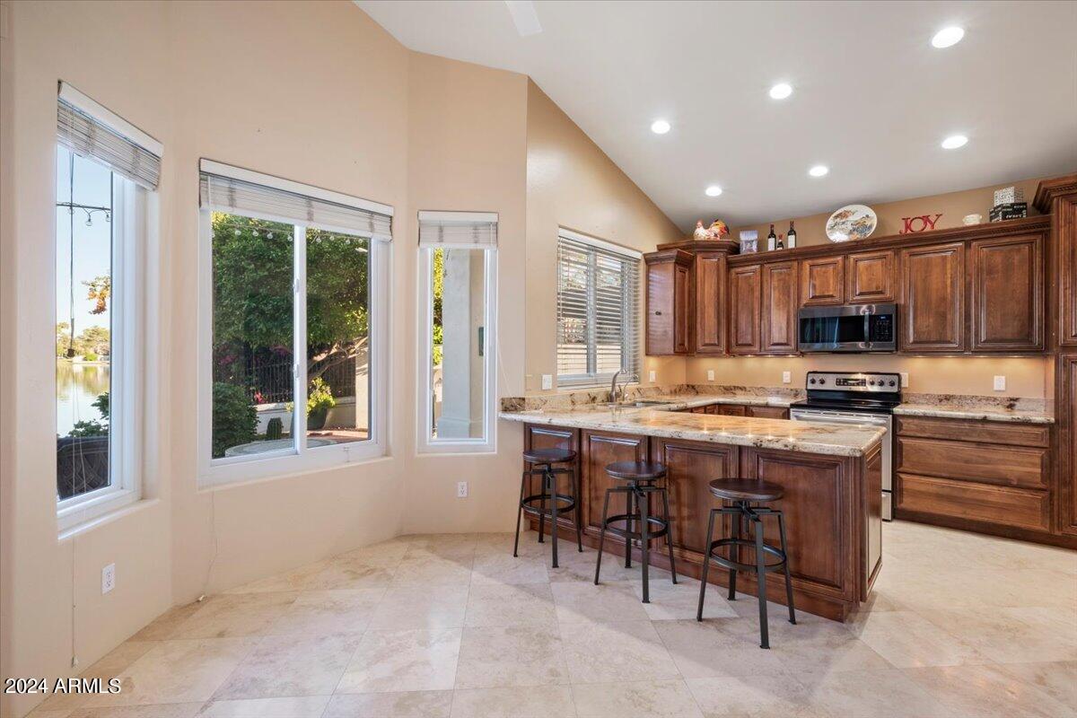 1227 N REGATTA Drive, Gilbert