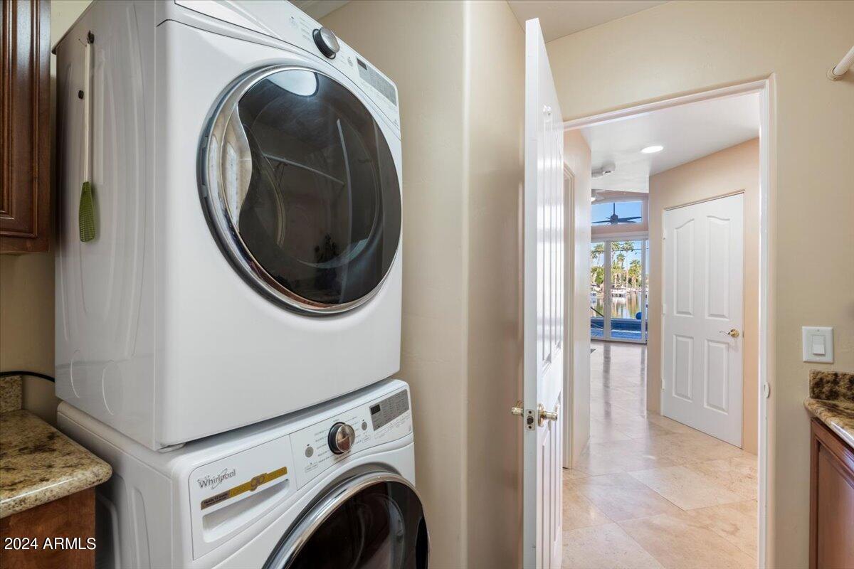 1227 N REGATTA Drive, Gilbert