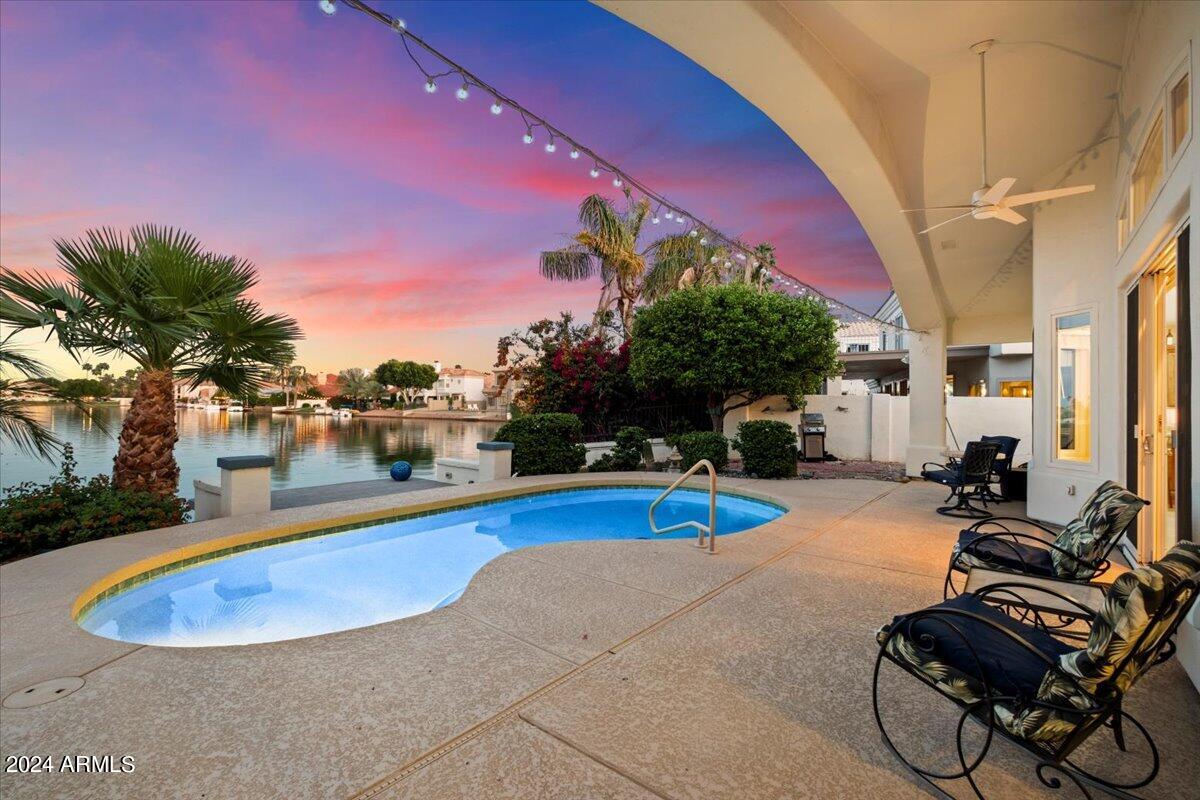 1227 N REGATTA Drive, Gilbert