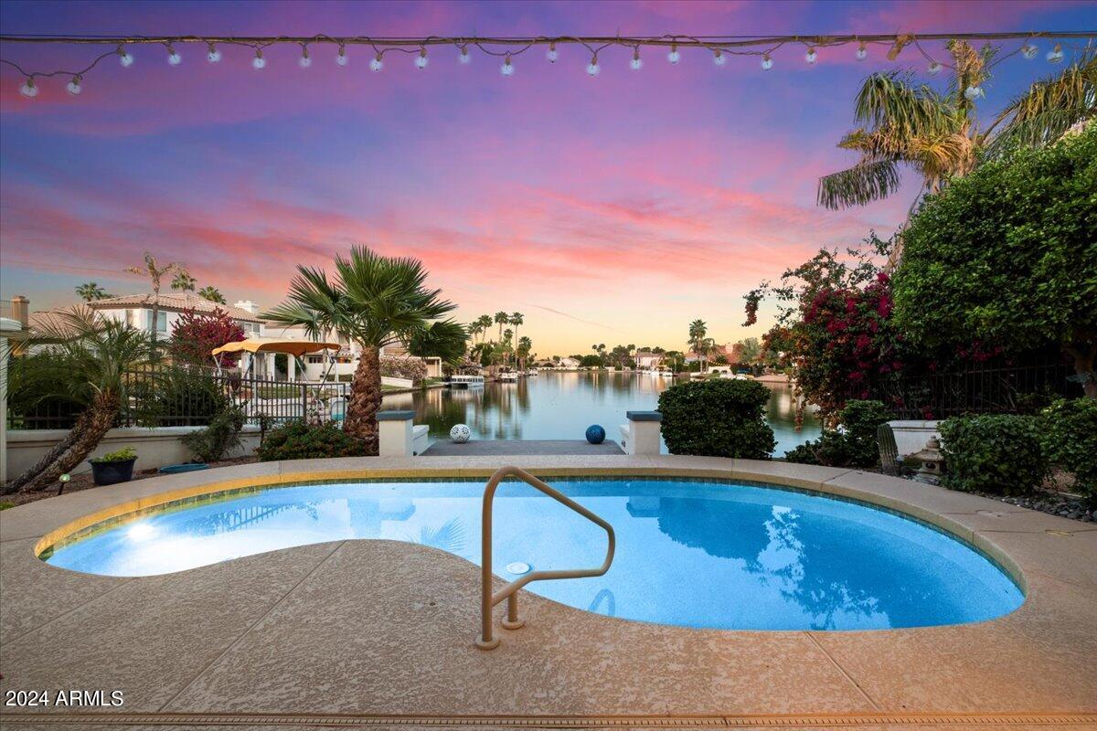 1227 N REGATTA Drive, Gilbert