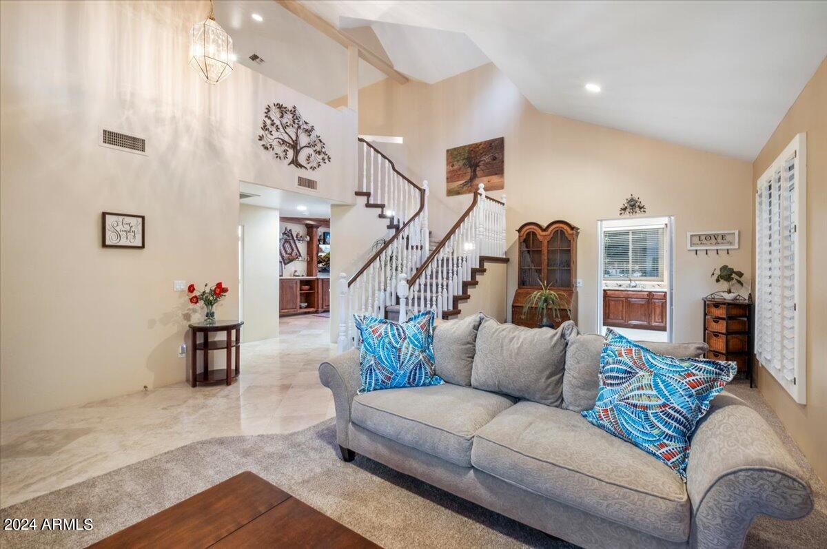 1227 N REGATTA Drive, Gilbert