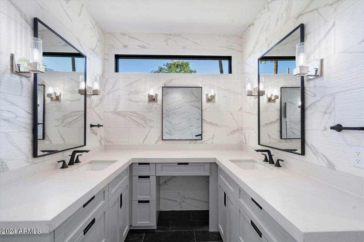 5235 E CALLE VENTURA, Phoenix