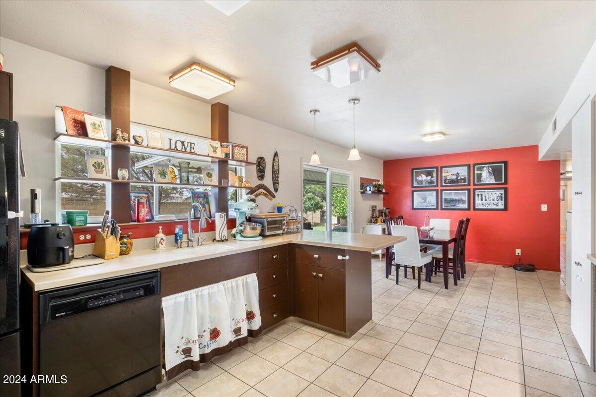 2945 W PORT AU PRINCE Lane, Phoenix