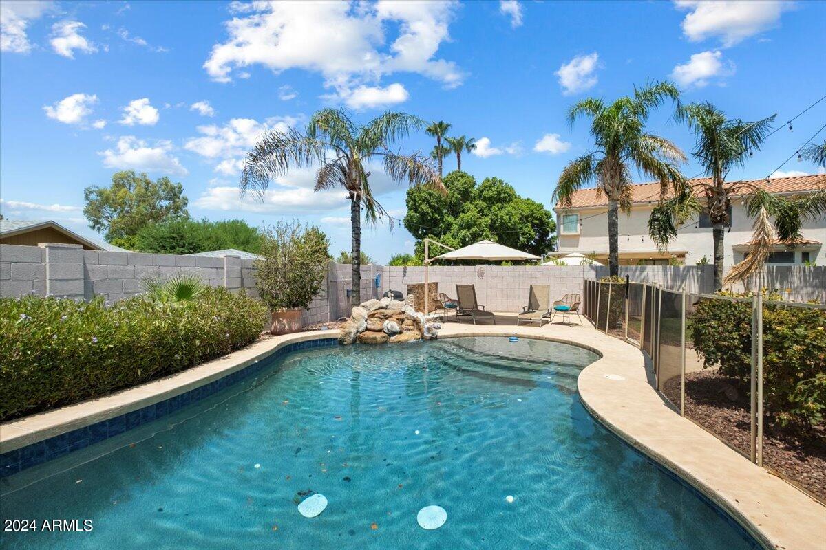 1142 E GRANDVIEW Road, Phoenix