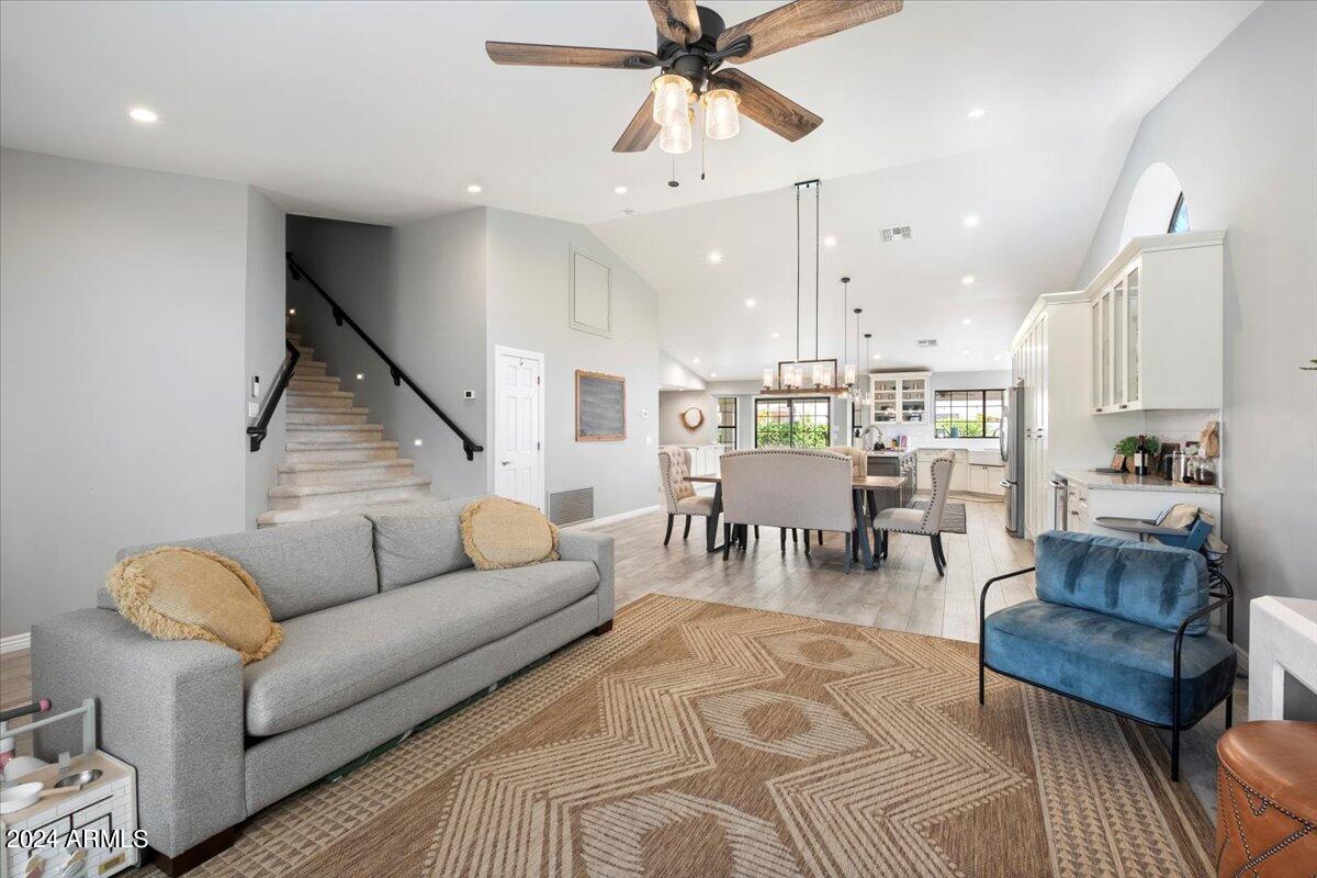 1142 E GRANDVIEW Road, Phoenix