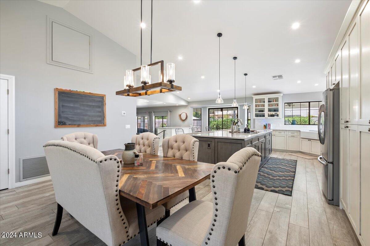 1142 E GRANDVIEW Road, Phoenix