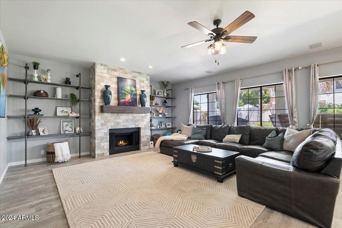 1142 E GRANDVIEW Road, Phoenix