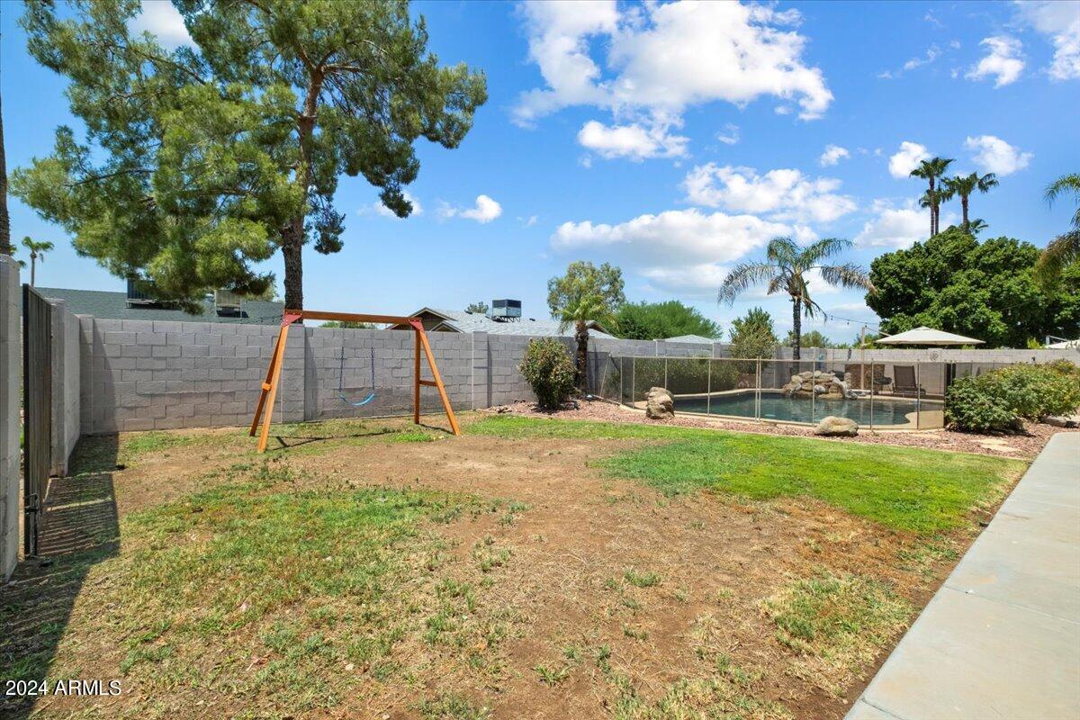 1142 E GRANDVIEW Road, Phoenix