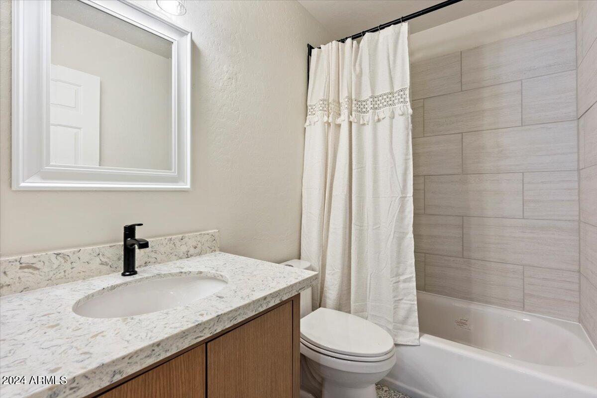 3205 W SILVER SAGE Lane, Phoenix