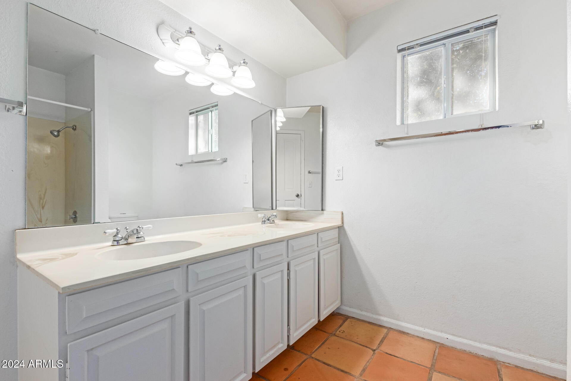 2410 S CLARK Drive, Tempe