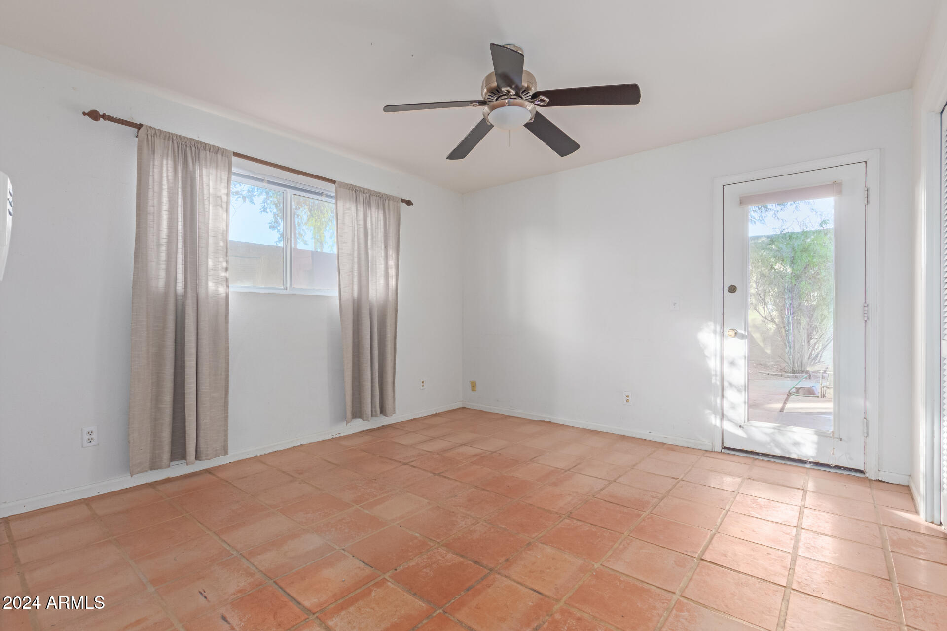 2410 S CLARK Drive, Tempe