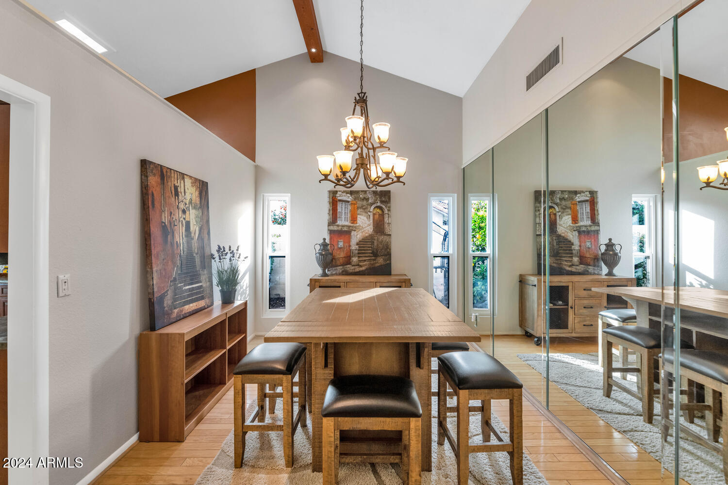 7634 W JULIE Drive, Glendale